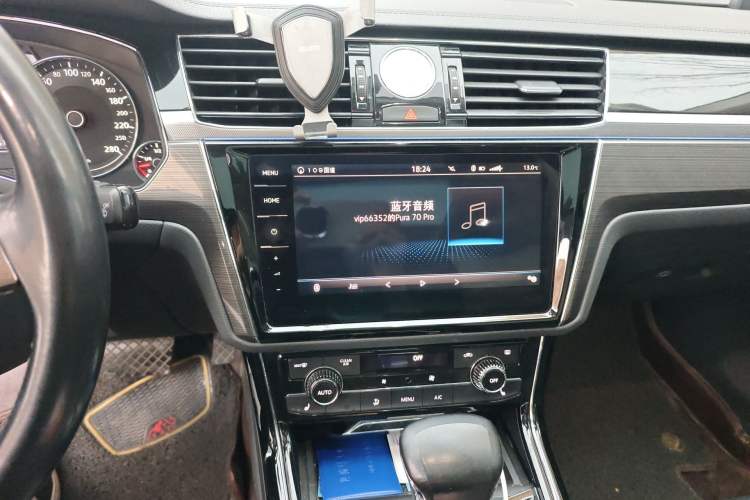 Used Volkswagen Phideon 2018 Revised Version 380TSI Two-Wheel Drive Business Edition Audio And AC Panel