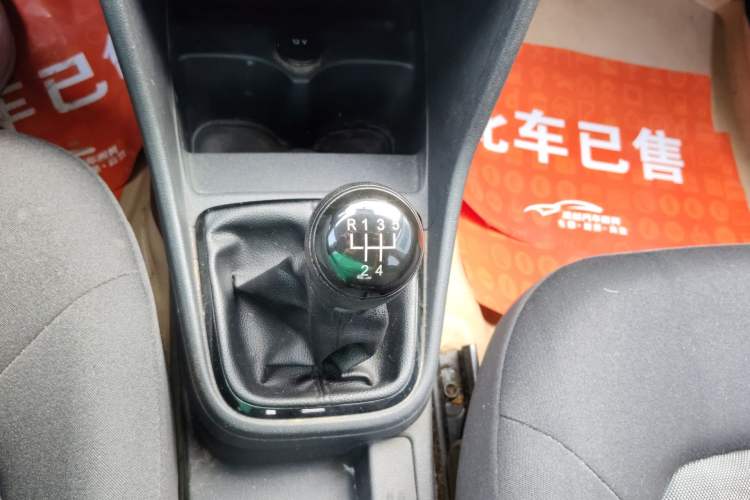 Used Volkswagen Jetta 2013 1.6L Manual Fashion Edition
