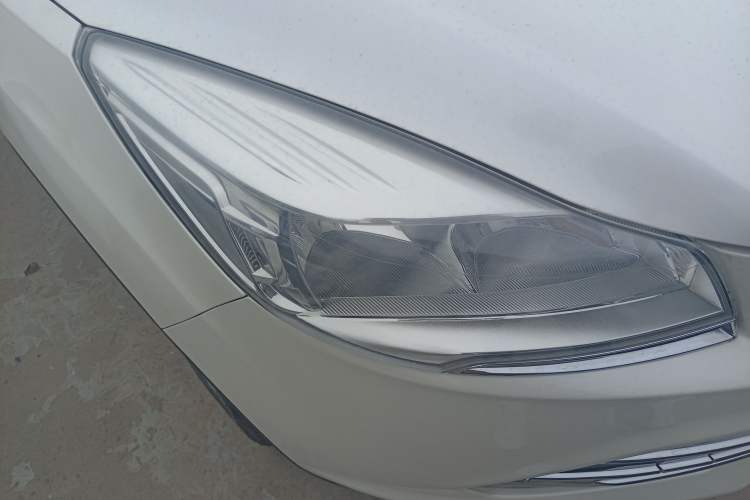 Used Ford Kuga 2015 1.5L GTDi Two-Wheel Drive Fashion Edition Right Front Headlight