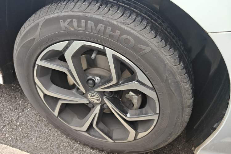 Used MG 5 2023 180 DVVT Manual Fashion Edition
