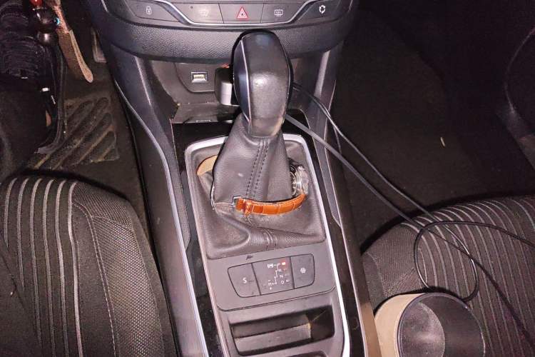 Used Peugeot 408 2016 1.6T Automatic Luxury Edition Gear Lever