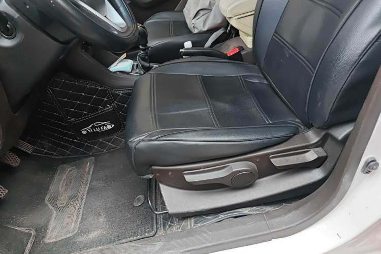 Used Baojun 310W 2017 1.5L Manual Comfort Version China VI Emission Standard