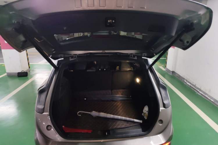 Used Lincoln MKC 2017 2.0T Two-Wheel Drive Deluxe Edition
