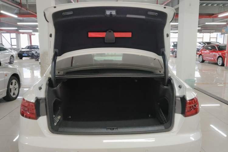 Used Audi A4L 2018 30th Anniversary Edition 40 TFSI Fashion Model
