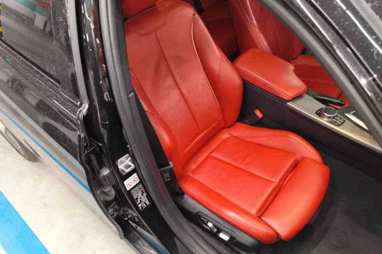 Used BMW 3 Series 2018 330i M Sport Night Edition Right Front Seat