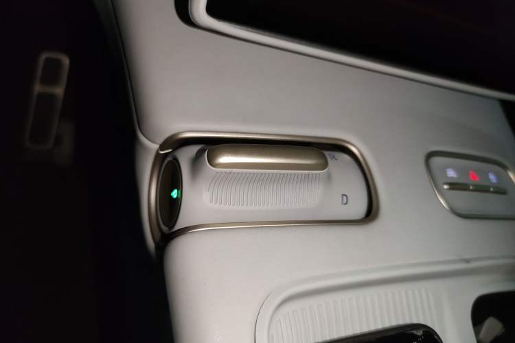 Used Nio ES8 2024 75 kWh Gear Lever