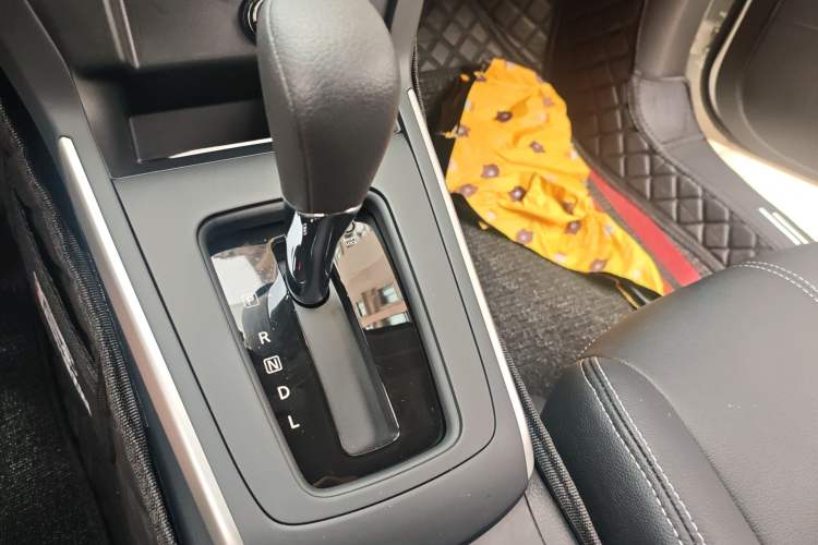 Used Nissan Sylphy 2024 Facelifted Three Classic 1.6XE CVT Comfort Edition Gear Lever