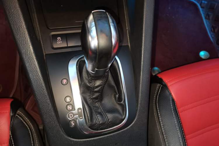 Used Volkswagen Scirocco 2010 2.0 TSI Luxury Edition Gear Lever
