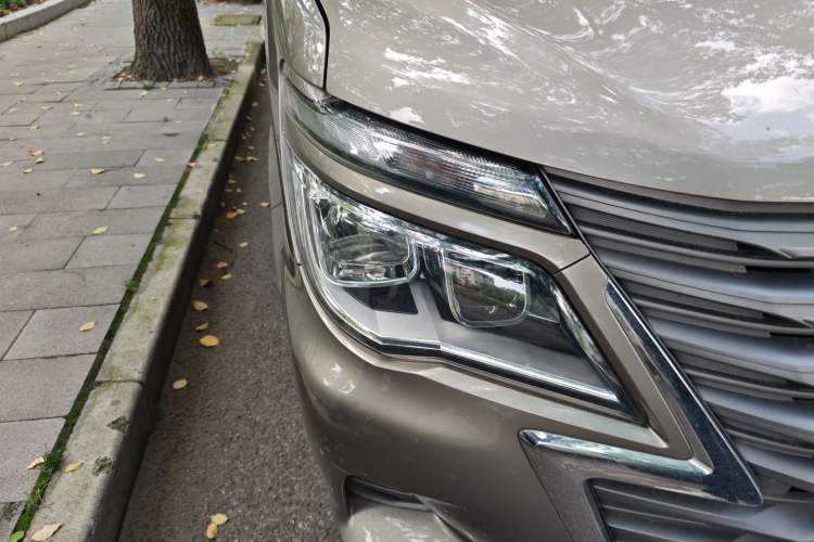 Used FORTHING Lingzhi M5 2022 Standard Version Base Model 7 Seats