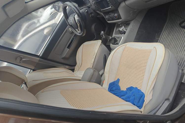 Used BAIC Weiwang M20 2014 1.5L practical type BJ415A Right Front Seat