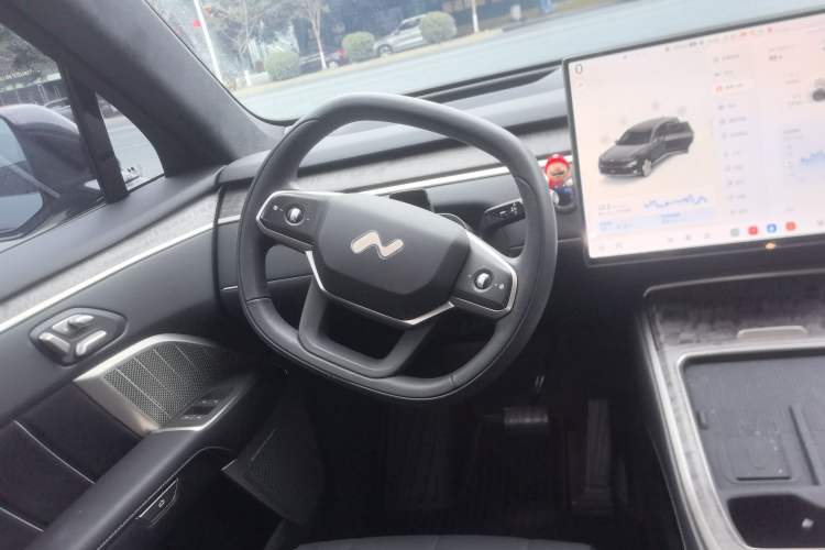 Used ONVO Luxeed L90 2025 Model—Max Six-Seater Version