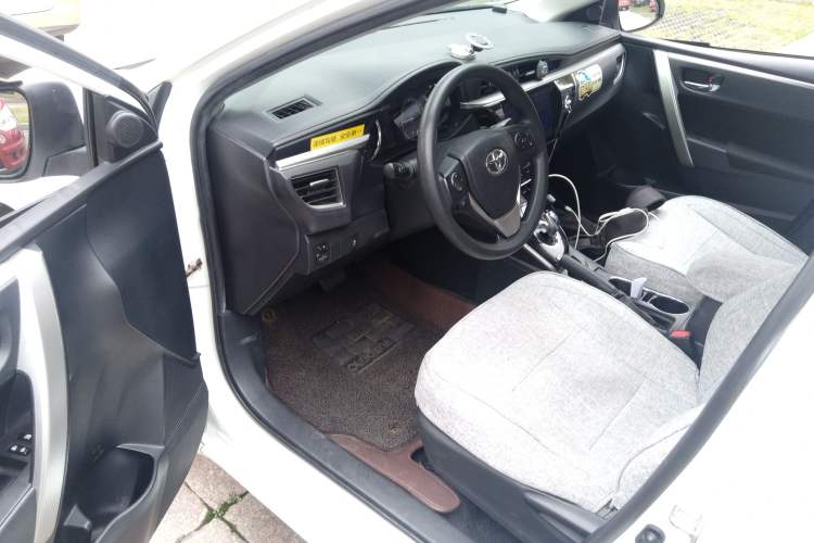 Used Toyota Corolla 2016 Dual-Engine 1.8L E-CVT Pioneer Edition