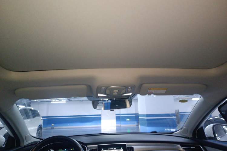 Used Roewe i6 MAX New Energy 2022 EV 600 Skyroof Flagship Edition
