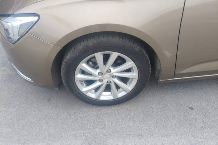 Used Buick Verano 2015 Sedan 15S Automatic Leading Model Left Front Wheel Hub