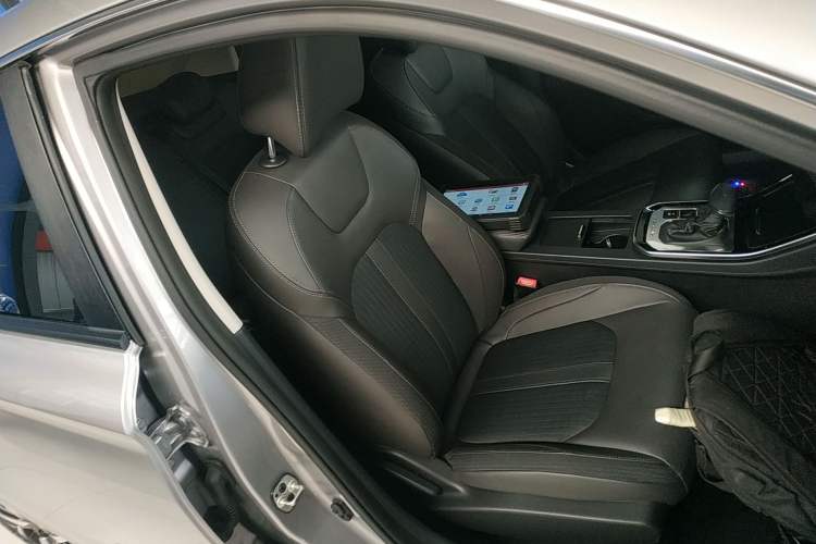 Used Dongfeng Aeolus Yixuan 2020 230T Automatic Advanced Edition
