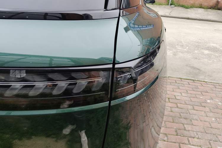 Used VOYAH FREE 2025 318 318 km Rear-Drive Touring Edition Right Rear Taillight