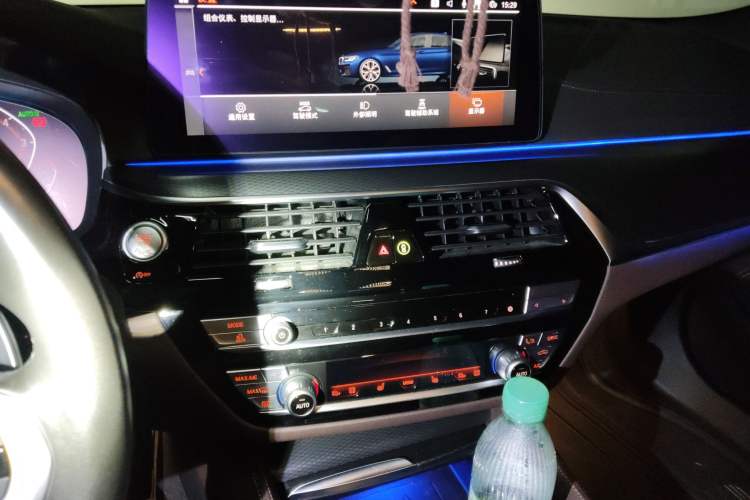 Used BMW 5 Series 2021 540i Sport Line M Sport Package Audio And AC Panel