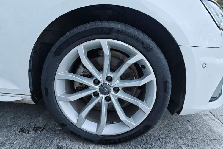 Used Audi A4L 2019 40 TFSI Fashion Edition China VI Emission Standard