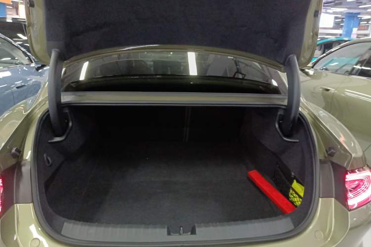 Used Xiaomi Auto SU7 2024 Rear-Drive Long-Range Intelligent Driving Version
