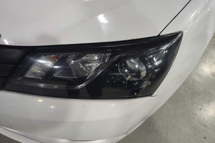 Used Geely Auto Emgrand 2016 Sedan 1.5L Manual Upward Edition Left Front Headlight