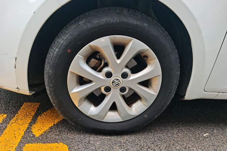 Used MG 3 2017 1.5L Automatic Smart Connect Elite Edition Left Front Wheel Hub