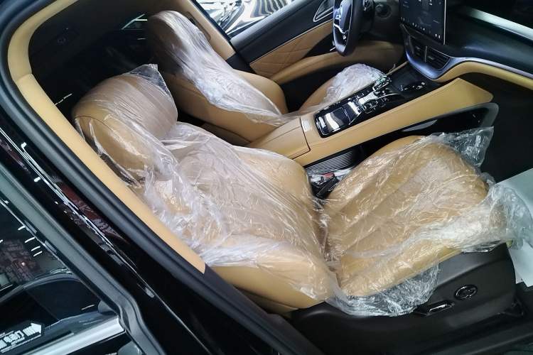 Used Denza D9 2025 DM-i Intelligent Drive 1020 Four-Wheel Drive Flagship Model