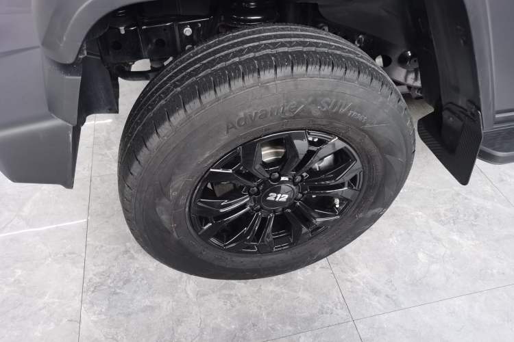 Used 212 T01 2024 2.0T Explorer
