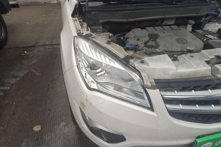 Used CHANGAN CS35 2015 1.6L Manual Luxury Model China IV Standard Right Front Headlight