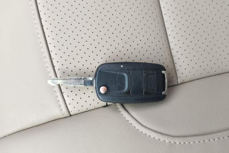 Used Wuling Hongguang 2014 1.5L S Comfort Model
