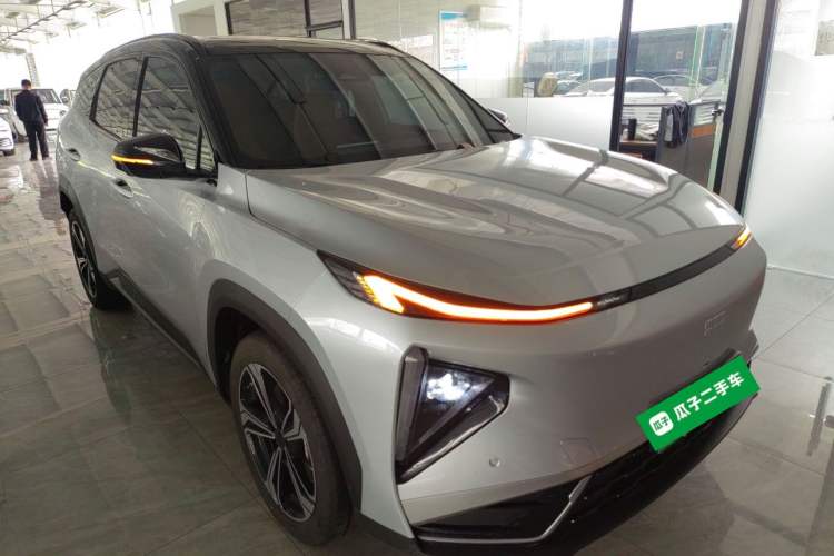 Used Geely Galaxy L7 2025 EM-i 115km Exploration+ Edition Front Right 45 Deg