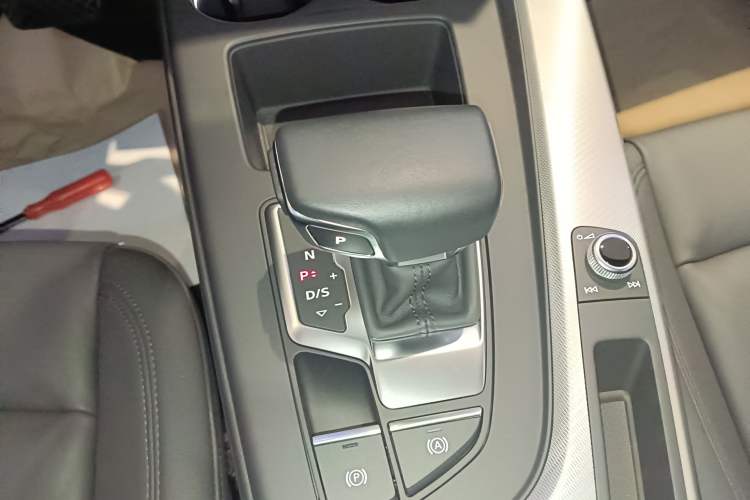 Used Audi A5 2021 Sportback 40 TFSI Fashionable and Dynamic Model Gear Lever