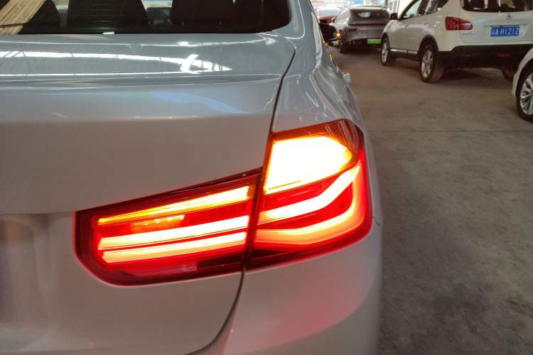 Used BMW 3 Series 2019 320Li Fashion Model Exterior 3