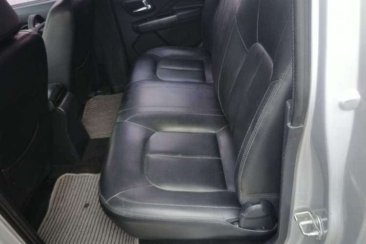 Used Great Wall Wingle 5 2017 2.0T European-Style Diesel Two-Wheel-Drive Elite Version with Large Double Cab – GW4D20B Left Rear Seat