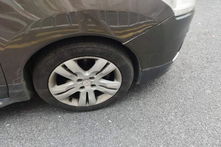 Used Peugeot 3008 2013 1.6THP Automatic Prestige Edition Right Front Wheel Hub