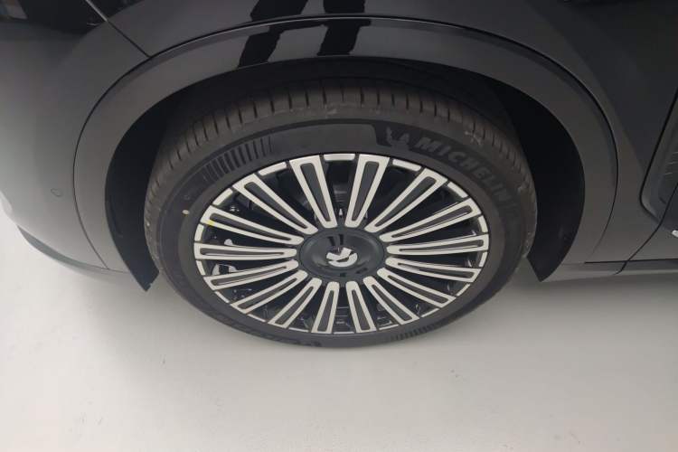 Used Nio ES8 2026 Model 7-seat Executive Luxury Edition Left Front Wheel Hub