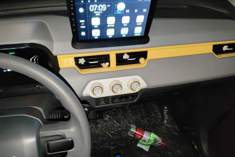 Used Chery New Energy QQ Ice Cream 2023 170km Milkshake – Lithium Iron Phosphate Audio And AC Panel