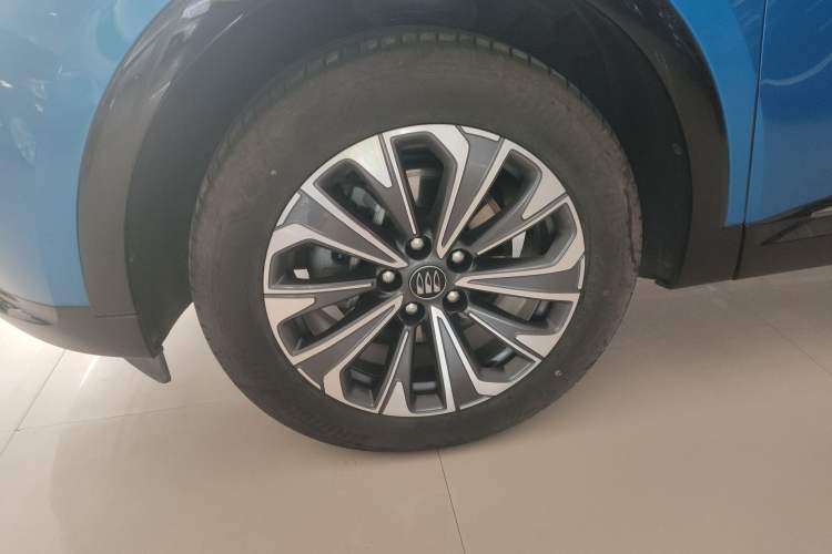 Used Buick Envision 2024 Encore S 25T Ignite Black Style Edition Left Front Wheel Hub