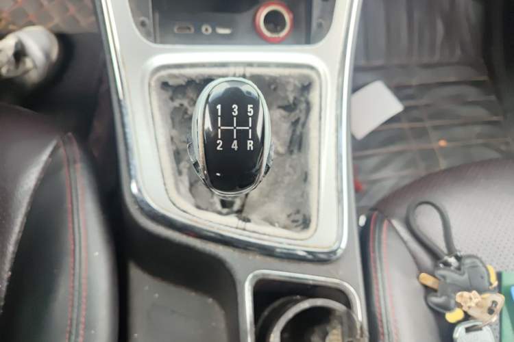 Used Baojun 560 2015 1.8L manual luxury version