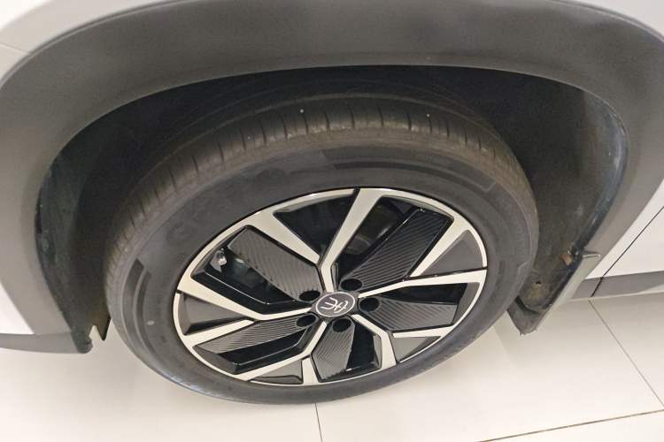 Used BYD Song L DM-i 2025 Intelligent Driving Version 160 km Beyond-Range Type Exterior 4