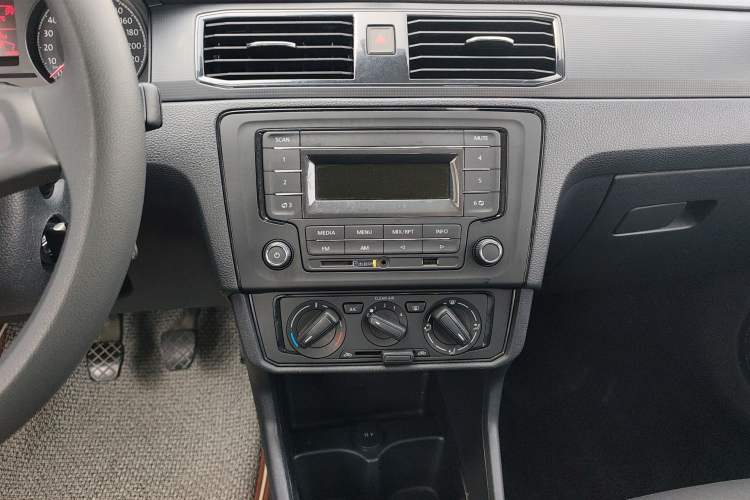 Used Volkswagen Santana 2018 1.5L Manual Fashion Edition
