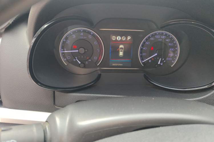 Used Dongfeng Aeolus AX7 2016 2.0L Automatic Zhiyi Trim