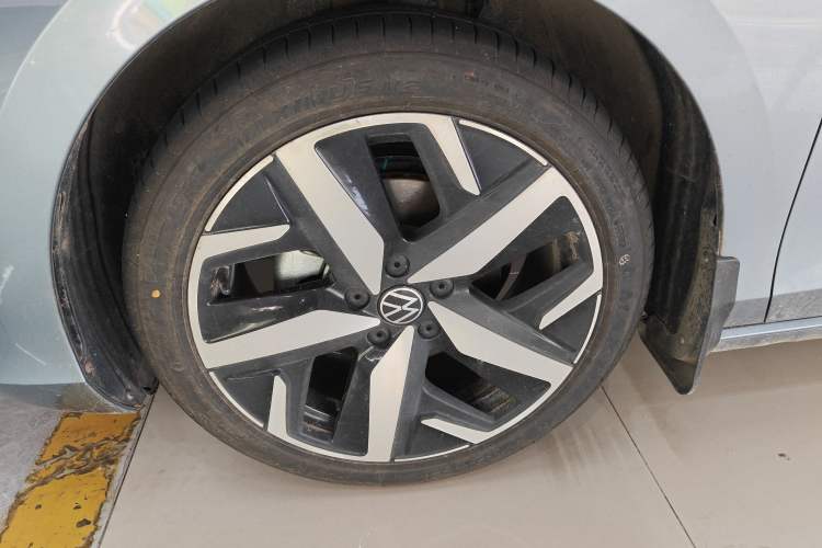 Used Volkswagen Lamando 2022 Lavida L 280TSI DSG Cool & Spicy Edition Left Front Wheel Hub