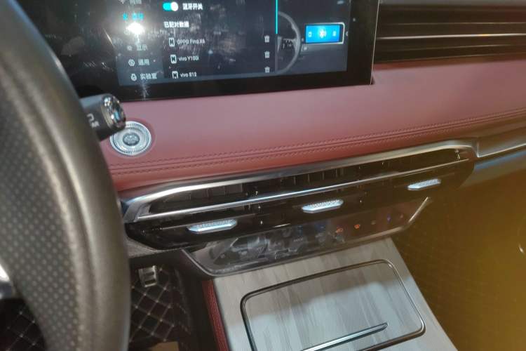 Used JETOUR X70 PLUS 2023 1.5T DCT Brave PLUS 5-Seater
