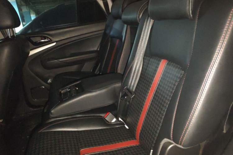 Used BYD S7 2015 2.0T Automatic Prestige Model