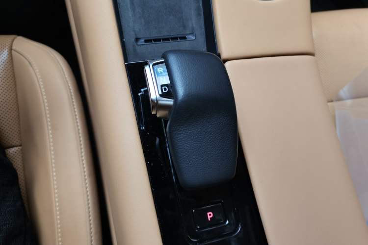 Used Hima AITO M5 2022 Extended-Range Four-Wheel Drive Ultimate Edition Gear Lever