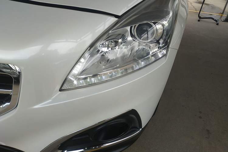 Used Peugeot 3008 2015 2.0L Automatic Classic Edition Left Front Headlight