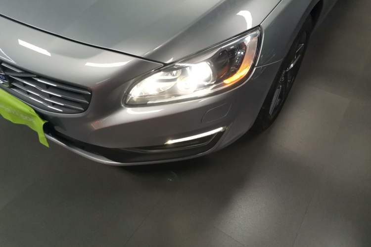 Used Volvo V60 2014 T5 Zhiya Edition