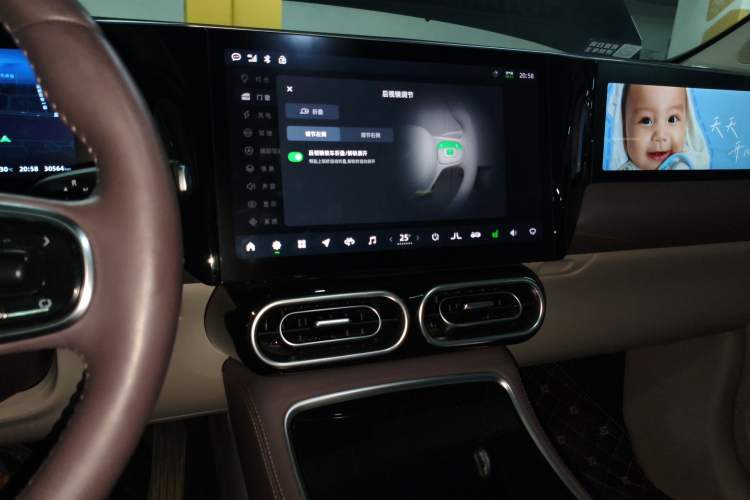 Used Leapmotor C11 2023 Range-Extended 200 Comfort Edition Audio And AC Panel