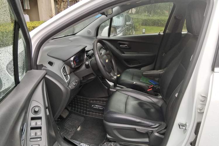 Used Chevrolet Trax 2018 330T Automatic Two-Wheel Drive Elite Model Left Front Seat