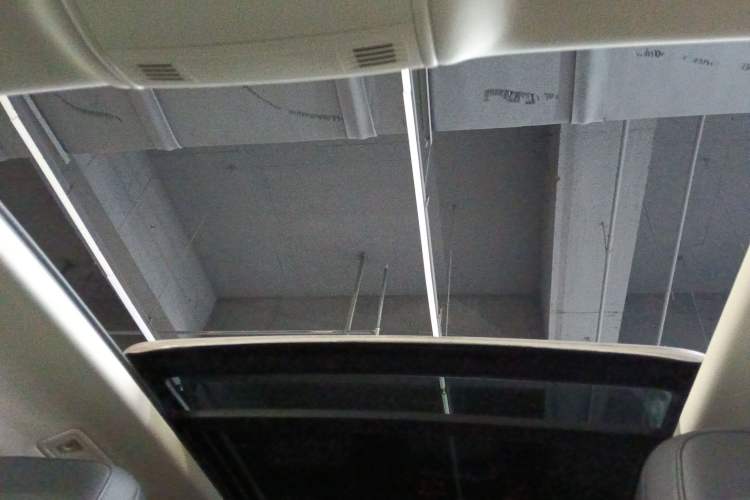 Used Volkswagen Variant 2017 380TSI Two-Wheel Drive Comfort Edition Headliner